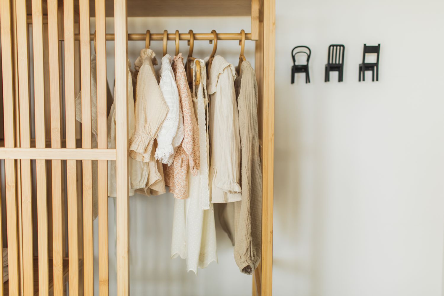 What Type of Wood Is Used for Building Closets?
